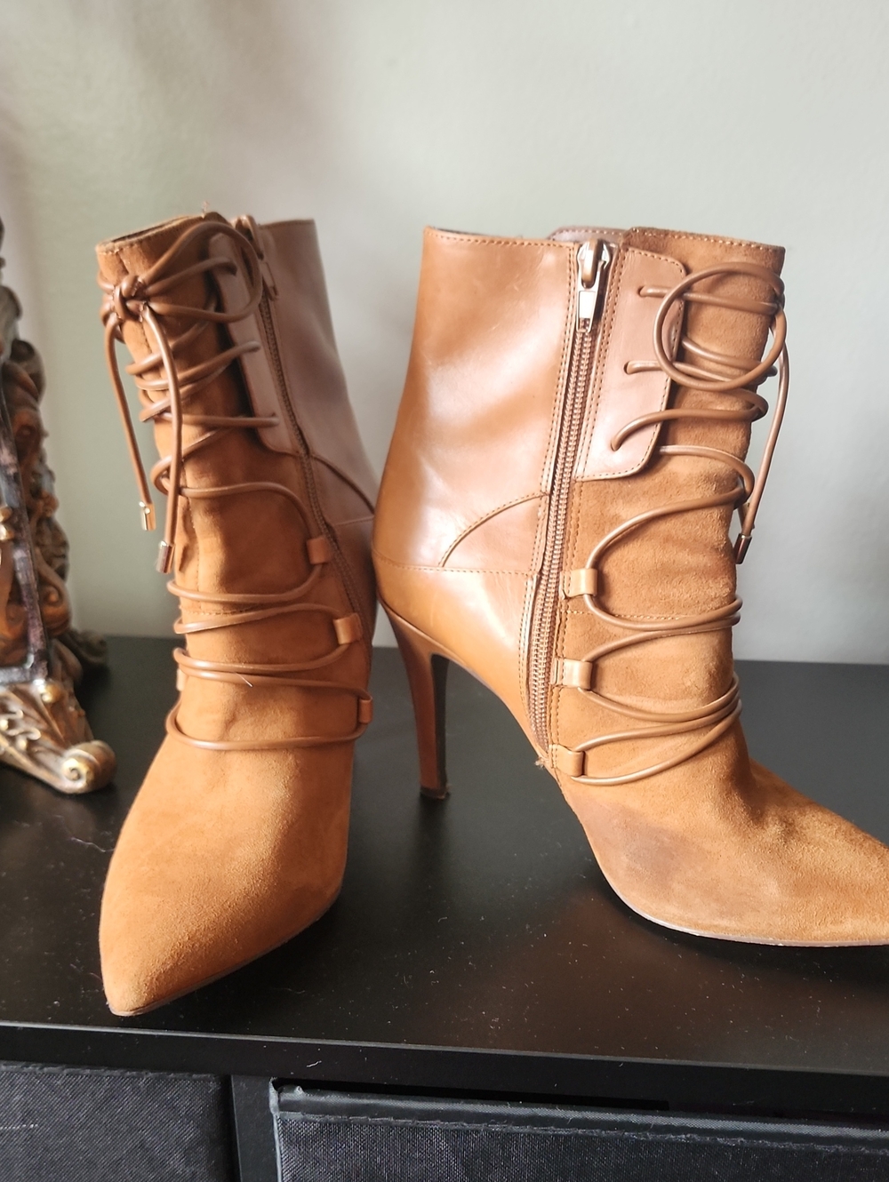 Boots Nine West Cognac Pointed-Toe Lace-Up Ankle Boots